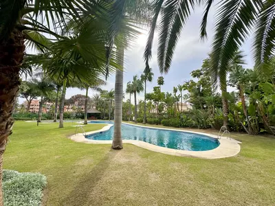 Middle Floor Apartment in Puerto Banús