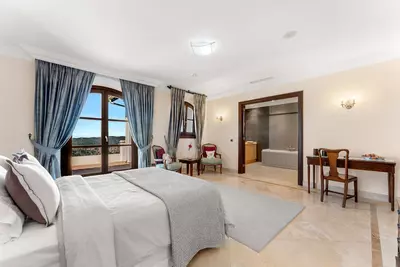 Detached Villa in Estepona