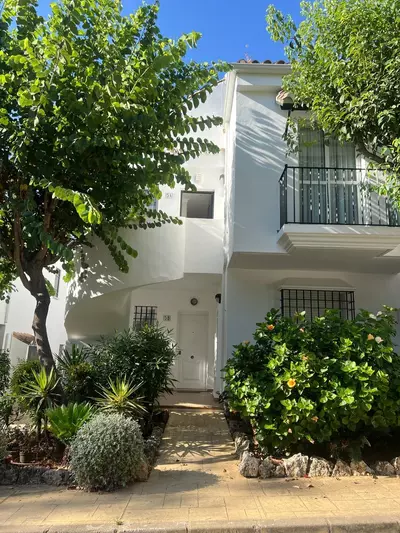 Top Floor Apartment in Nueva Andalucía