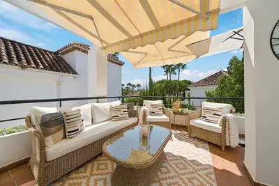 Top Floor Apartment in Nueva Andalucía
