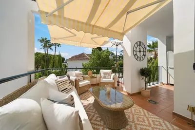 Top Floor Apartment in Nueva Andalucía