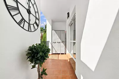 Top Floor Apartment in Nueva Andalucía