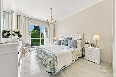 Top Floor Apartment in Nueva Andalucía