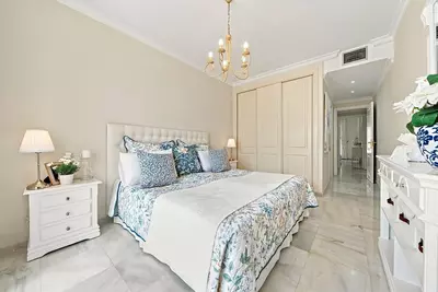 Top Floor Apartment in Nueva Andalucía