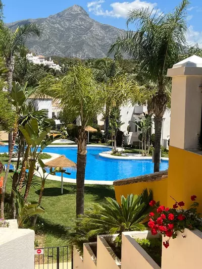 Top Floor Apartment in Nueva Andalucía