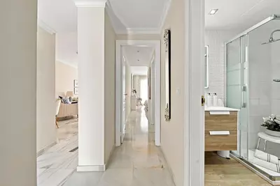 Top Floor Apartment in Nueva Andalucía