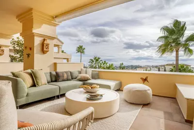 Middle Floor Apartment in Nueva Andalucía