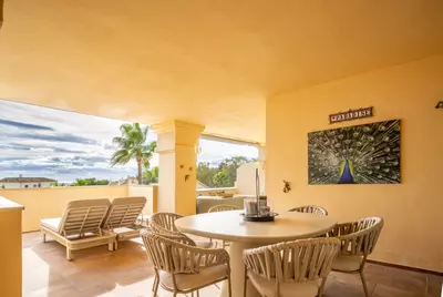 Middle Floor Apartment in Nueva Andalucía