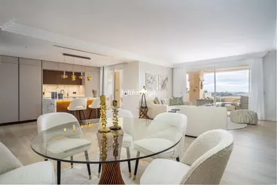 Middle Floor Apartment in Nueva Andalucía