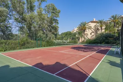 Middle Floor Apartment in Nueva Andalucía