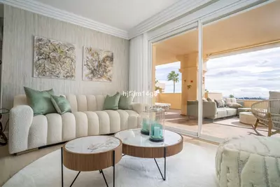 Middle Floor Apartment in Nueva Andalucía