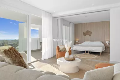 Middle Floor Apartment in Casares