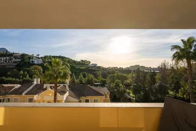Middle Floor Apartment in Benahavís