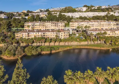 Middle Floor Apartment in Benahavís