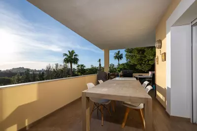 Middle Floor Apartment in Benahavís