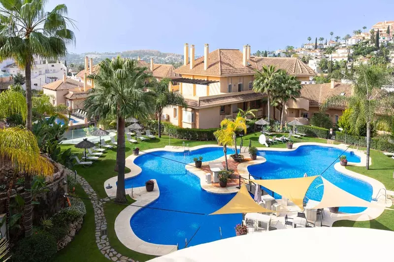 Middle Floor Apartment in Nueva Andalucía