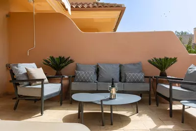 Middle Floor Apartment in Nueva Andalucía