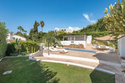 Detached Villa in Nueva Andalucía