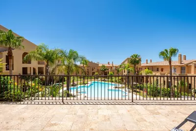 Middle Floor Apartment in Benahavís