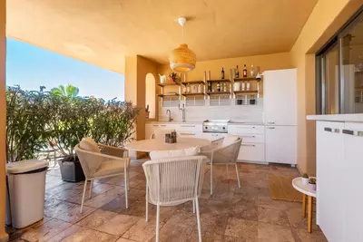 Middle Floor Apartment in Benahavís