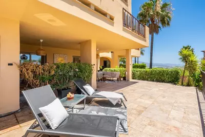 Middle Floor Apartment in Benahavís