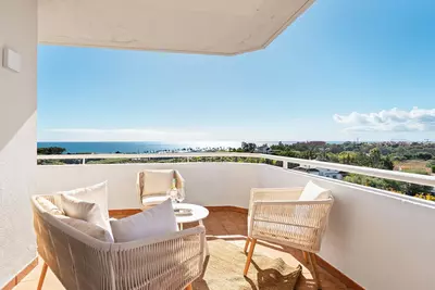 Middle Floor Apartment in Estepona