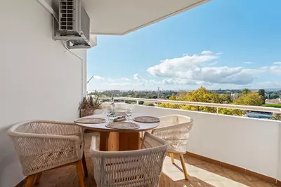 Middle Floor Apartment in Estepona