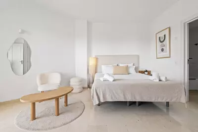Middle Floor Apartment in Estepona