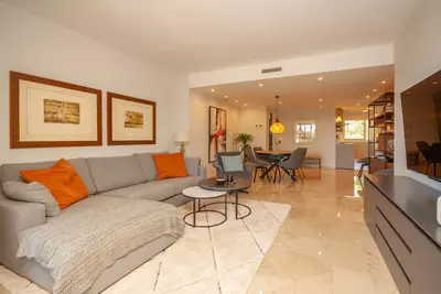 Middle Floor Apartment in Elviria
