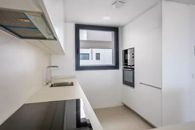 Middle Floor Apartment in Estepona