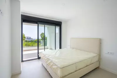 Middle Floor Apartment in Estepona