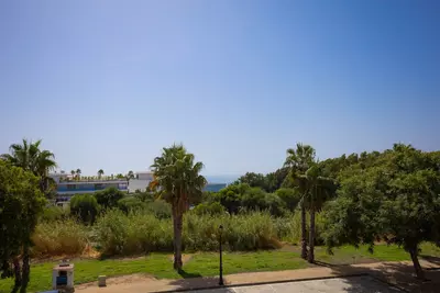 Middle Floor Apartment in Estepona