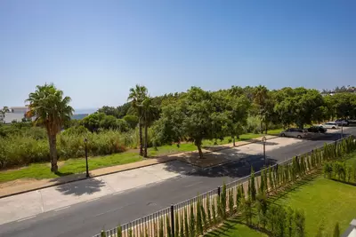 Middle Floor Apartment in Estepona