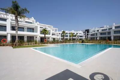 Middle Floor Apartment in Estepona