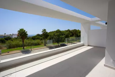 Middle Floor Apartment in Estepona