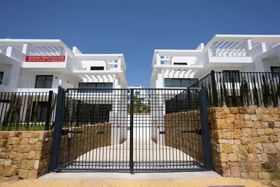 Middle Floor Apartment in Estepona