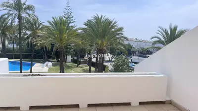 Duplex in Nueva Andalucía