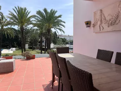 Duplex in Nueva Andalucía