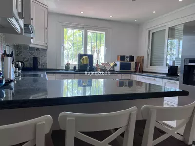 Duplex in Nueva Andalucía