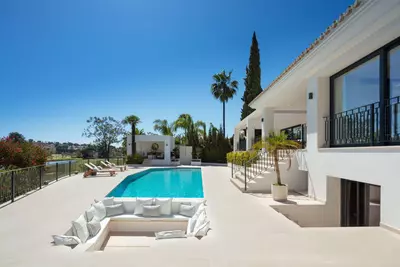 Detached Villa in Nueva Andalucía