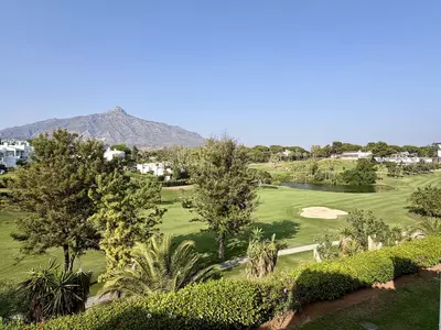Top Floor Apartment in Nueva Andalucía
