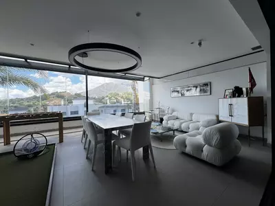 Middle Floor Apartment in Estepona