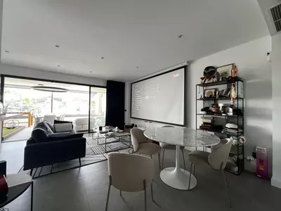 Middle Floor Apartment in Estepona