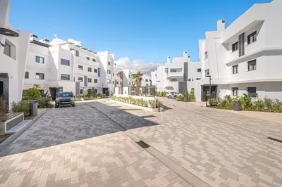 Middle Floor Apartment in Estepona