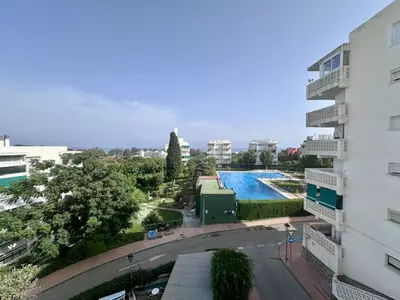 Middle Floor Apartment in Estepona