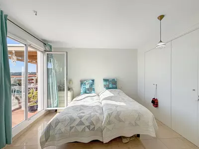 Middle Floor Apartment in Manilva