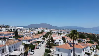 Middle Floor Apartment in Manilva