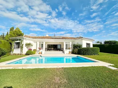 Detached Villa in El Paraiso