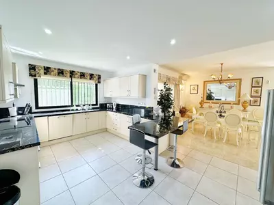 Detached Villa in El Paraiso