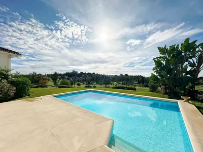 Detached Villa in El Paraiso